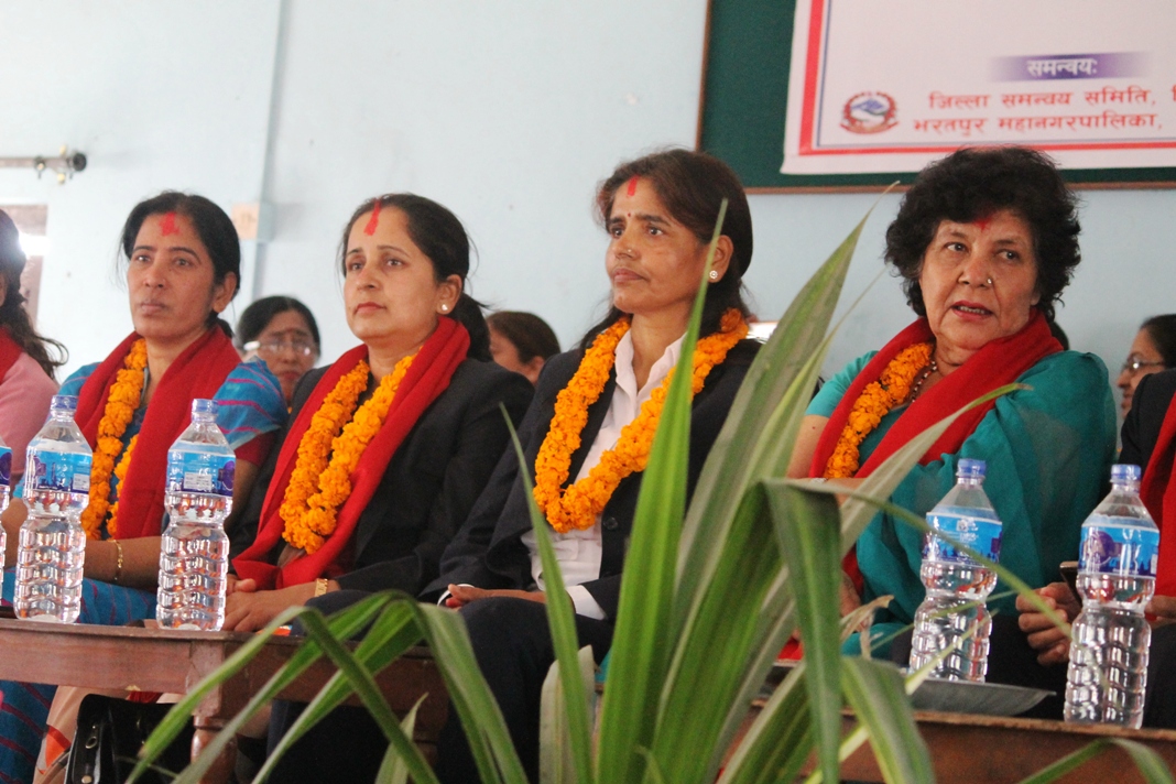 आठ मार्चको अवसरमा दस जना महिला जनप्रतिनिधि सम्मानित