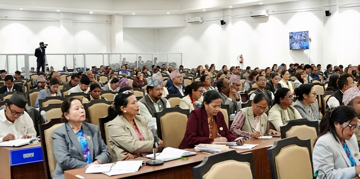 मन्त्रीहरूको उपस्थितिपछि प्रतिनिधि सभाको अवरुद्ध बैठक पुनः सञ्चालन