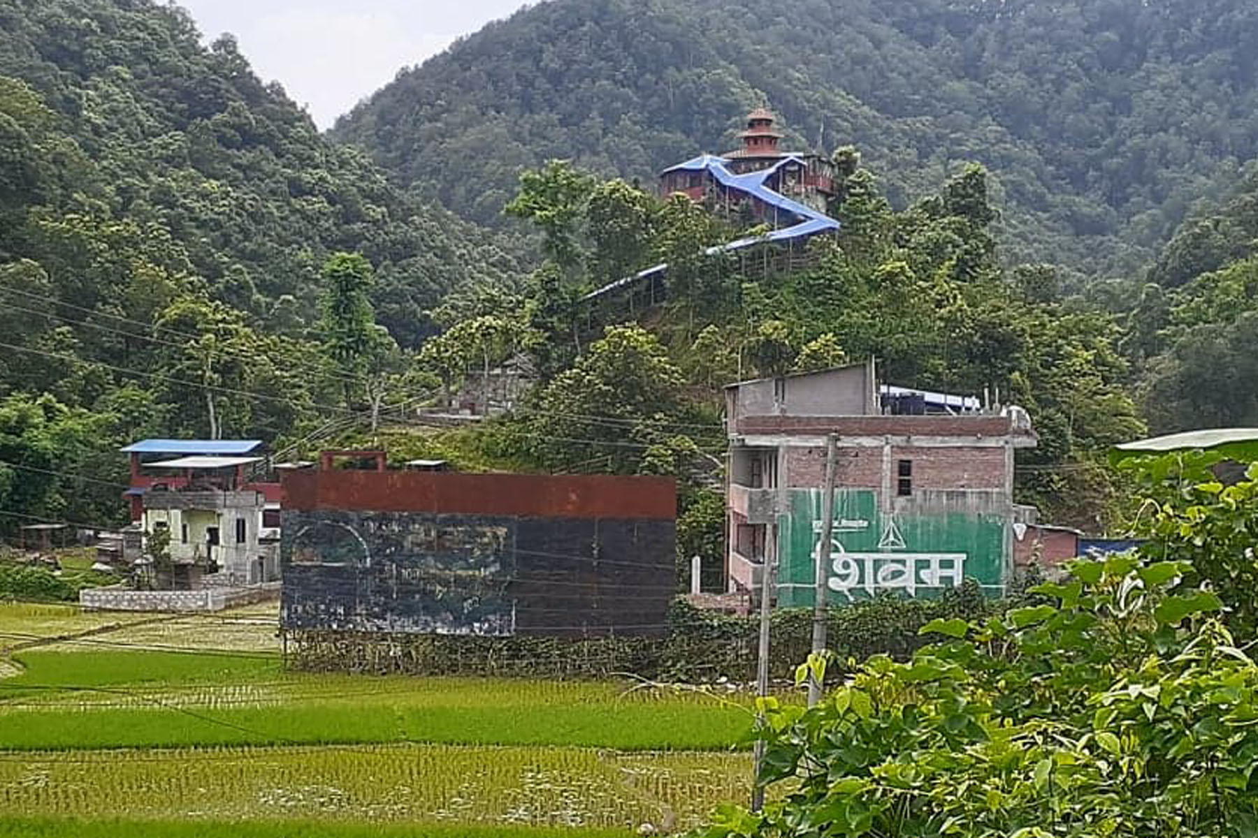 पृथ्वी राजमार्ग नजिकै रहेको अकलादेवी मन्दिर