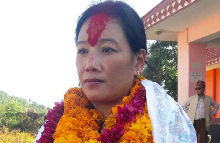 मध्यरातमा ओली निवास पुगेकी थिइन् कांग्रेस मन्त्री गुरुङ