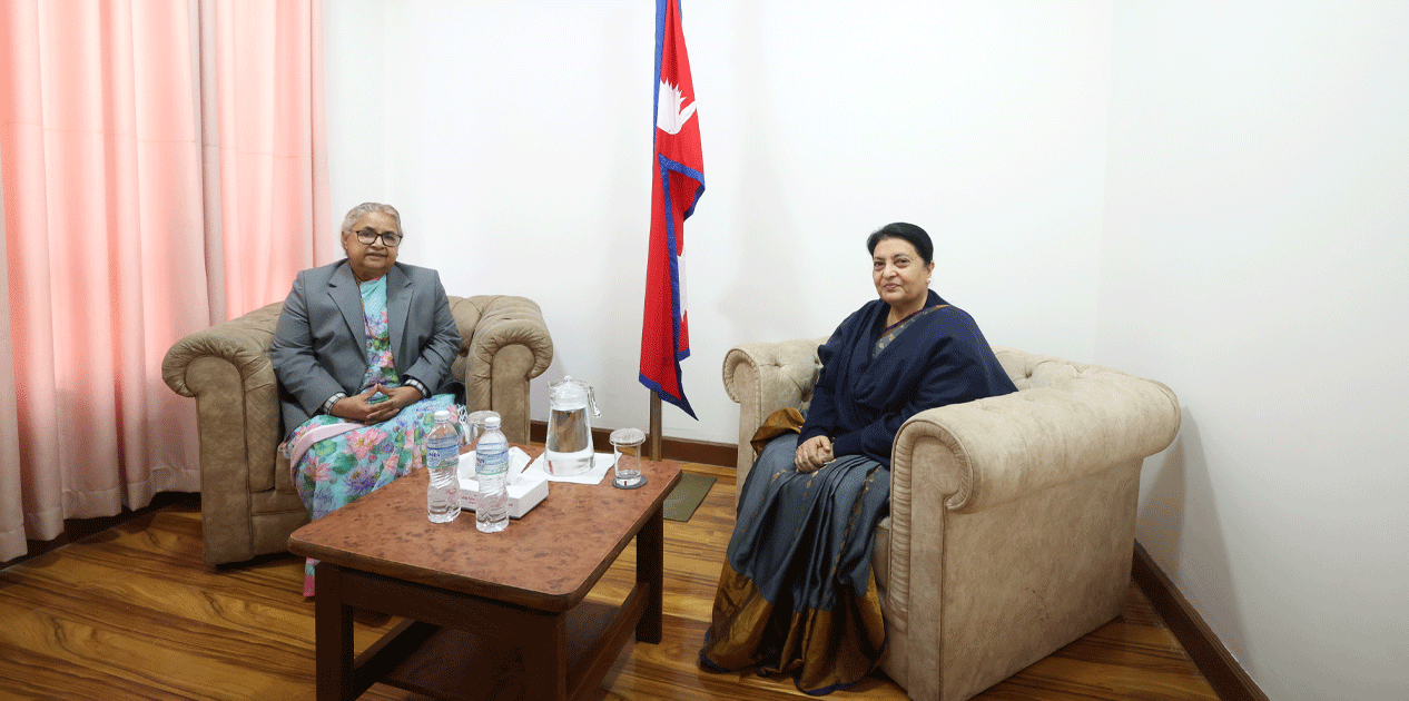 पूर्वराष्ट्रपति भण्डारी र प्रधानमन्त्री कार्कीबीच भेटवार्ता