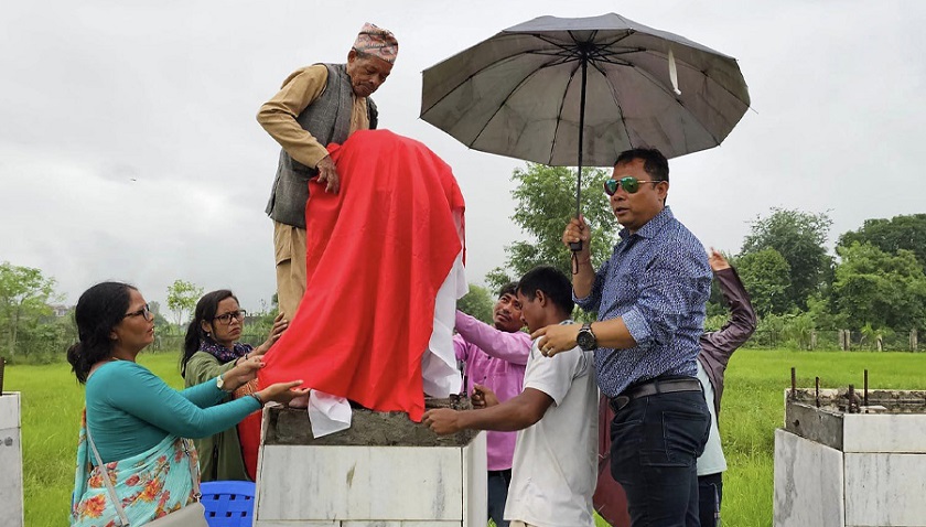 टीकापुर घटनामा मारिएका बालकको सालिक अनावरण