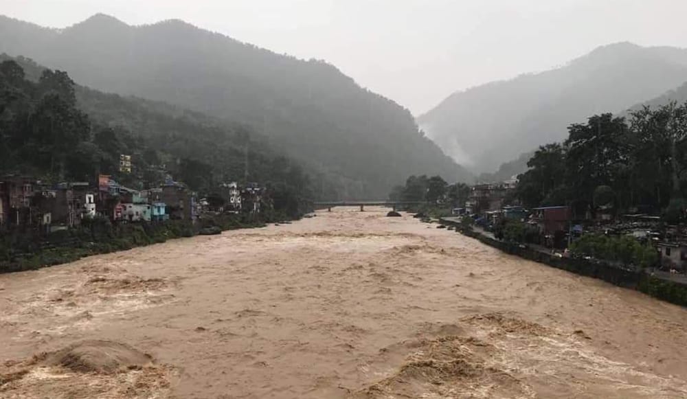 तिनाउमा पानीको बहाबले नाघ्यो खतराको विन्दु, तटीय क्षेत्रमा उच्च सतर्कता अपनाउन आग्रह