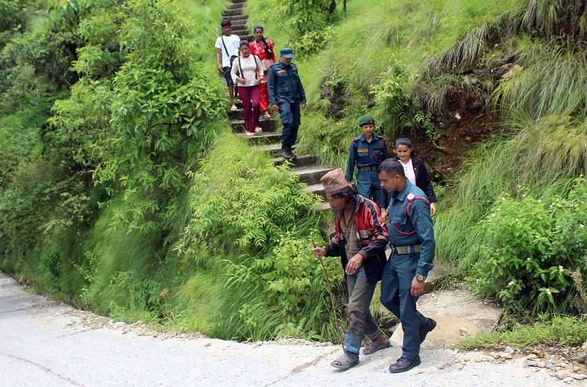 छोराहरूको मृत्युपछि ओडारमा बस्दै आएका व्यक्तिको उद्धार