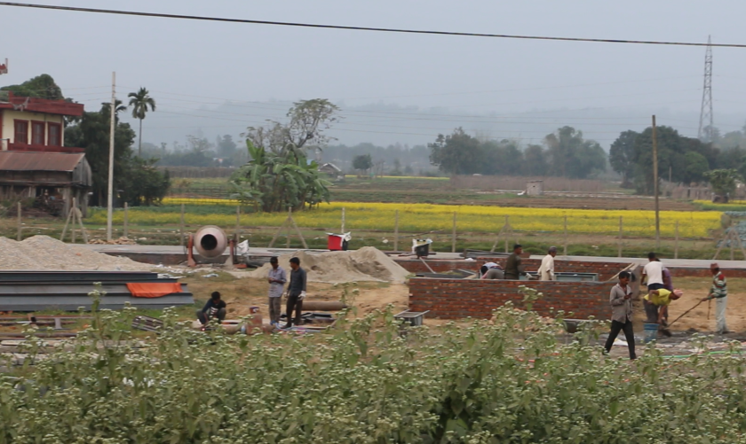 विद्यालयको जग्गा टेण्डर नगरी उद्योगलाई दिएपछि लफडैलफडा