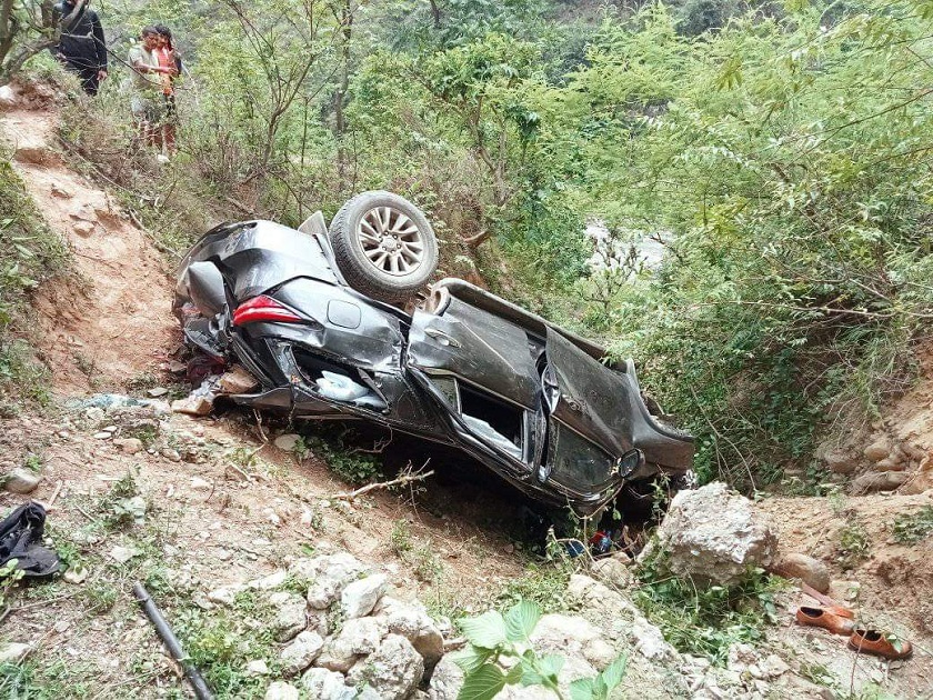 सवारी दुर्घटनामा परी मन्त्री सिंहसहित चारको अवस्था गम्भीर, हेलिकप्टरबाट नेपालगञ्ज लगिँदै