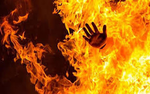 कास्कीको सिक्लेसमा २ घर जलेर नष्ट, पूर्व वडाध्यक्षको मृत्यु