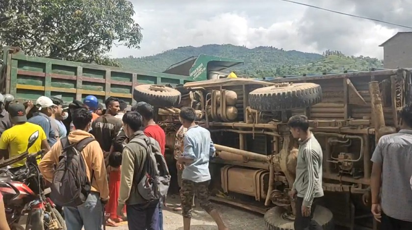 धादिङमा ट्रक दुर्घटना, २३ जना घाइते