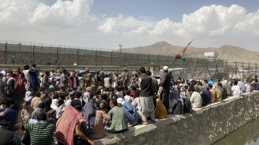 अफगानिस्तान : बर्सिरहेका गोली, चिच्याइरहेका सैनिक र नाबालकका लागि गुहार्दै मानिस