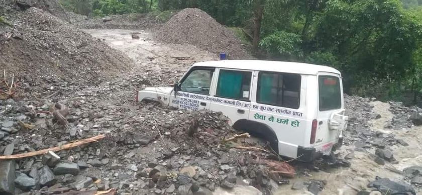 एम्बुलेन्समाथि पहिरो, बिरामीको मृत्यु