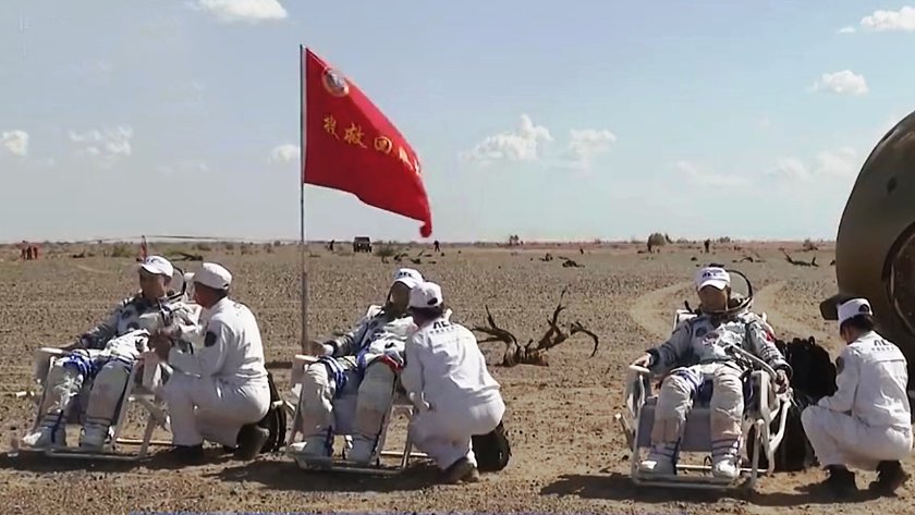 ३ महिनामा अन्तरिक्षमा बसेर पृथ्वी फर्किए चीनका तीन अन्तरिक्षयात्री