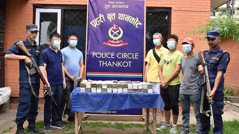 स्रोत नखुलेको ४ करोड रुपैयाँसहित नागढुंगाबाट ५ जना पक्राउ