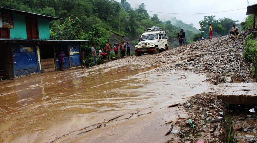 सडक निर्माण ढिलाइ, डुवानको  जोखिम वढ्यो