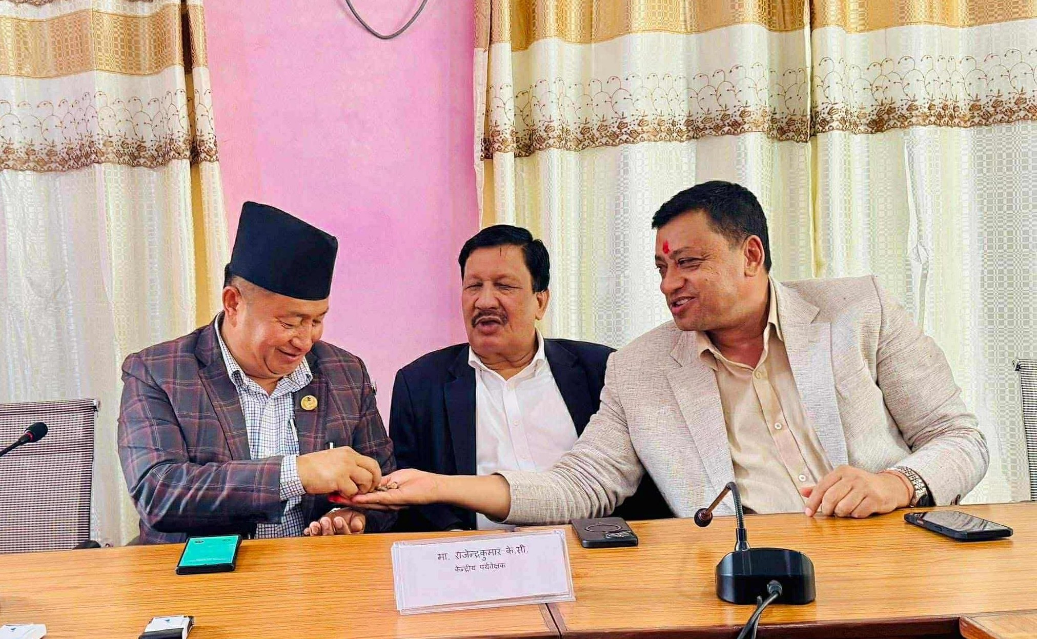 दलको नेतामा लामा र बानियाँबीच प्रतिष्पर्धा हुने