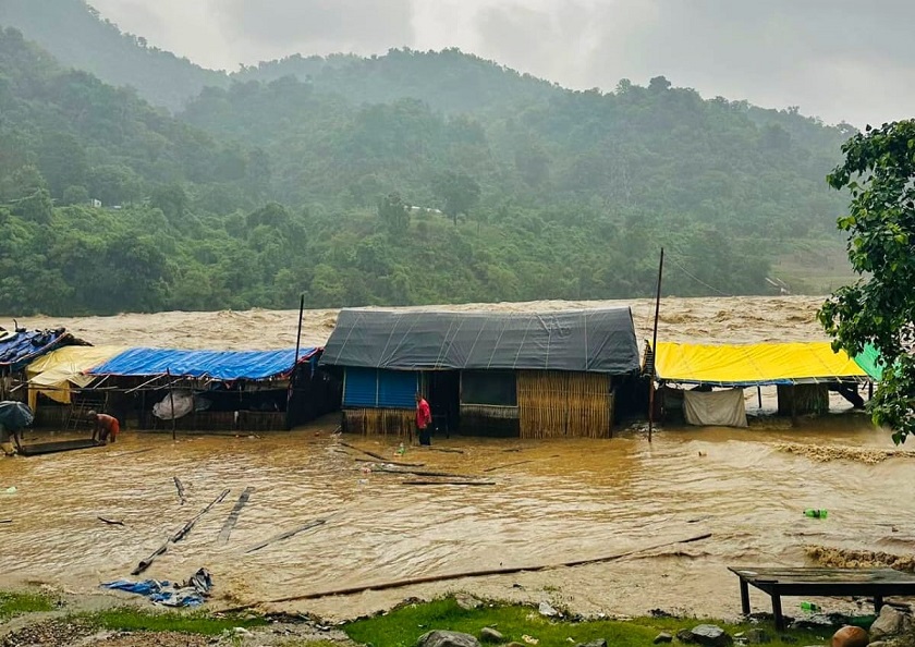 बागमतीमा पानीको सतहले खतरा तह पार गर्यो, सतर्क रहन आग्रह