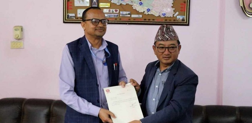 मुख्यमन्त्रीले स्वकीय सचिवमार्फत प्रदेश प्रमुख कार्यालयमा राजीनामा बुझाए