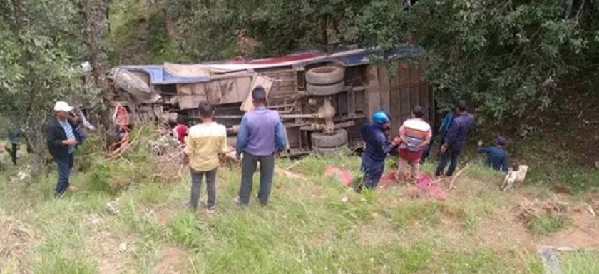 बैतडी बस दुर्घटना : घाइतेमध्ये १६ उपचाररत, तिन जनालाई भारत पठाइयो