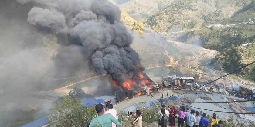 बाजुरा आगलागीः ३५ पसलमा आठ करोड बढीको क्षति