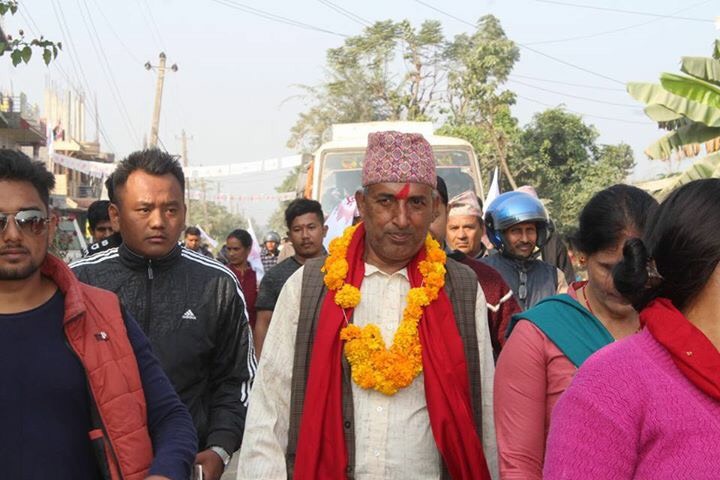 आर्शिवाद थाप्दै बामगठबन्धका उम्मेदवार जनताको घरघरमा