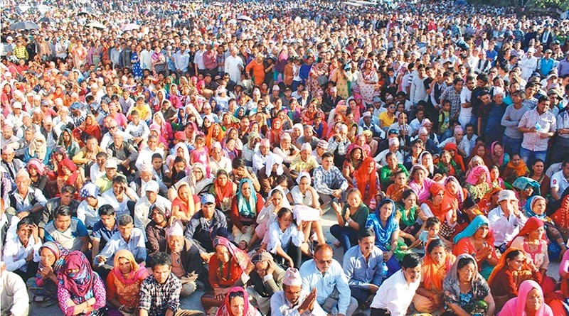 गालीगलौजमा उत्रिए नेता: मतदातालाई प्रभावित गर्न उत्तेजित भाषण