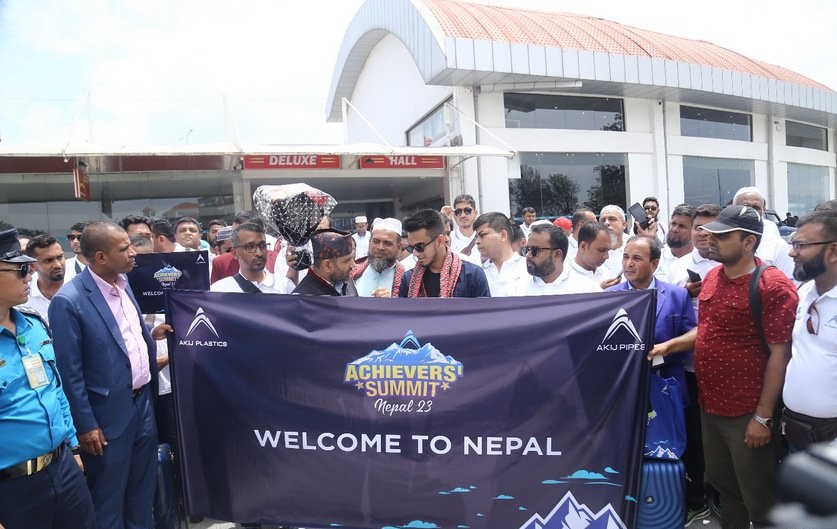 बङ्गलादेशबाट एकैपटक करिब २ सय जना पर्यटक नेपाल भित्रिए, पञ्चेबाजासहित स्वागत