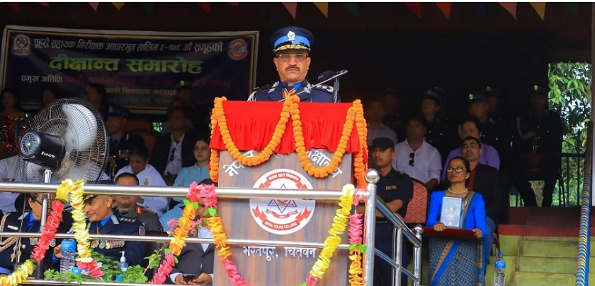 देश र नागरिकको सेवा गर्ने अवसरलाई पूर्ण व्यावसायिकताका साथ निर्वाह गर्नुपर्छ: महानिरीक्षक कुँवर