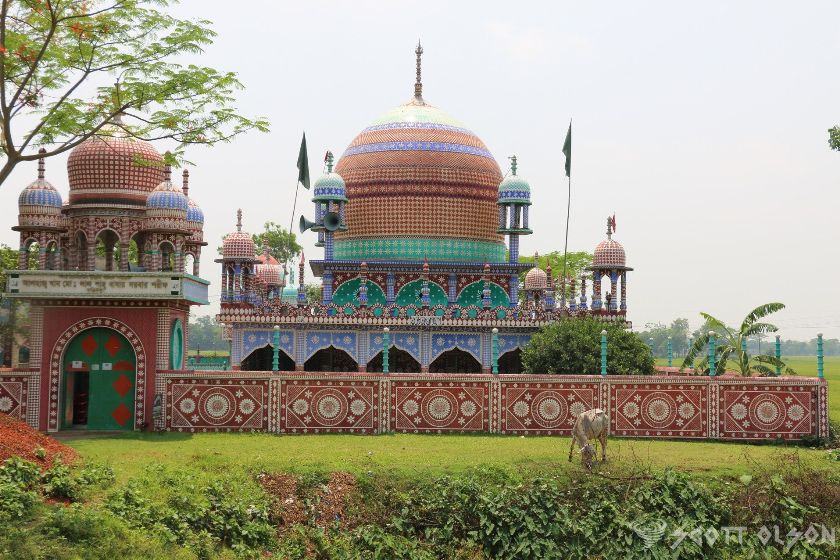 बङ्गलादेशको मस्जिदमा भएको विस्फोटमा मृृत्यु हुनेको सङ्ख्या १६ पुग्यो