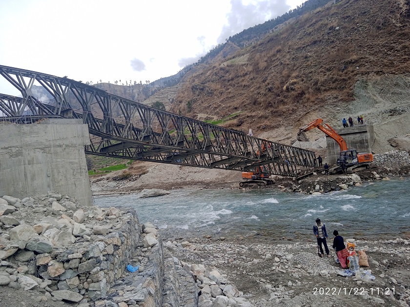 जडान नहुँदै भत्कियो बेलिब्रिज