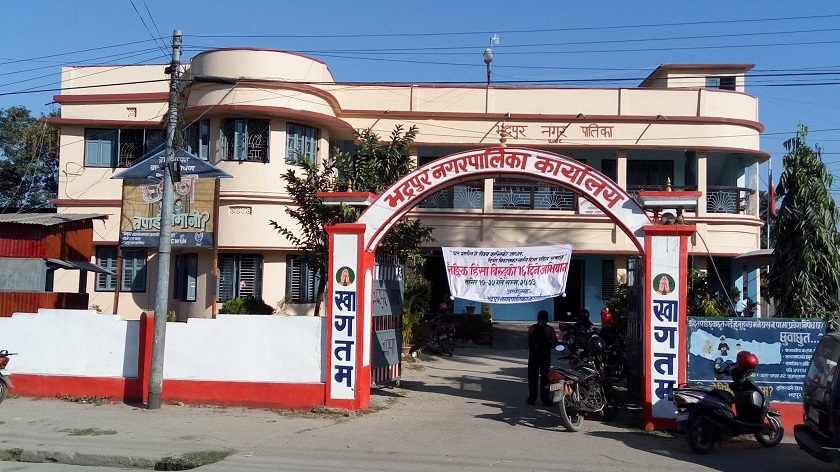 भन्सार कडाइसँगै भद्रपुर बजारमा चहलपहल, नेपाली व्यवसायी खुसी