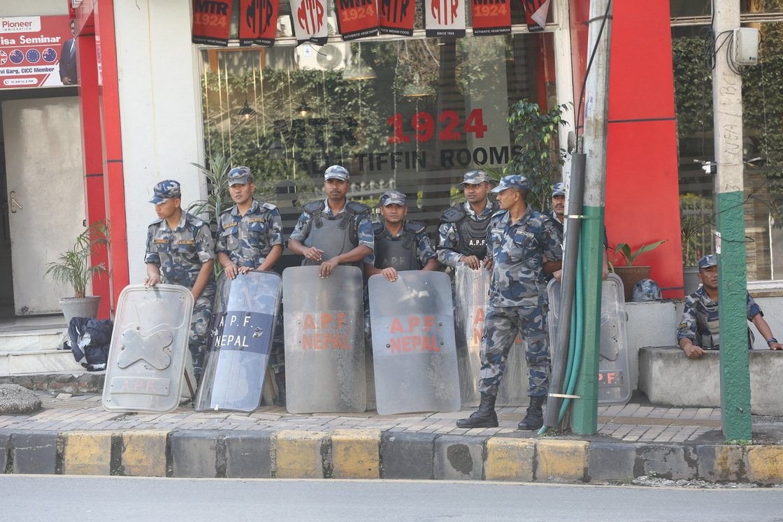 राजावादीको आन्दोलन : रत्नपार्क क्षेत्रमा कडा पारियो सुरक्षा व्यवस्था