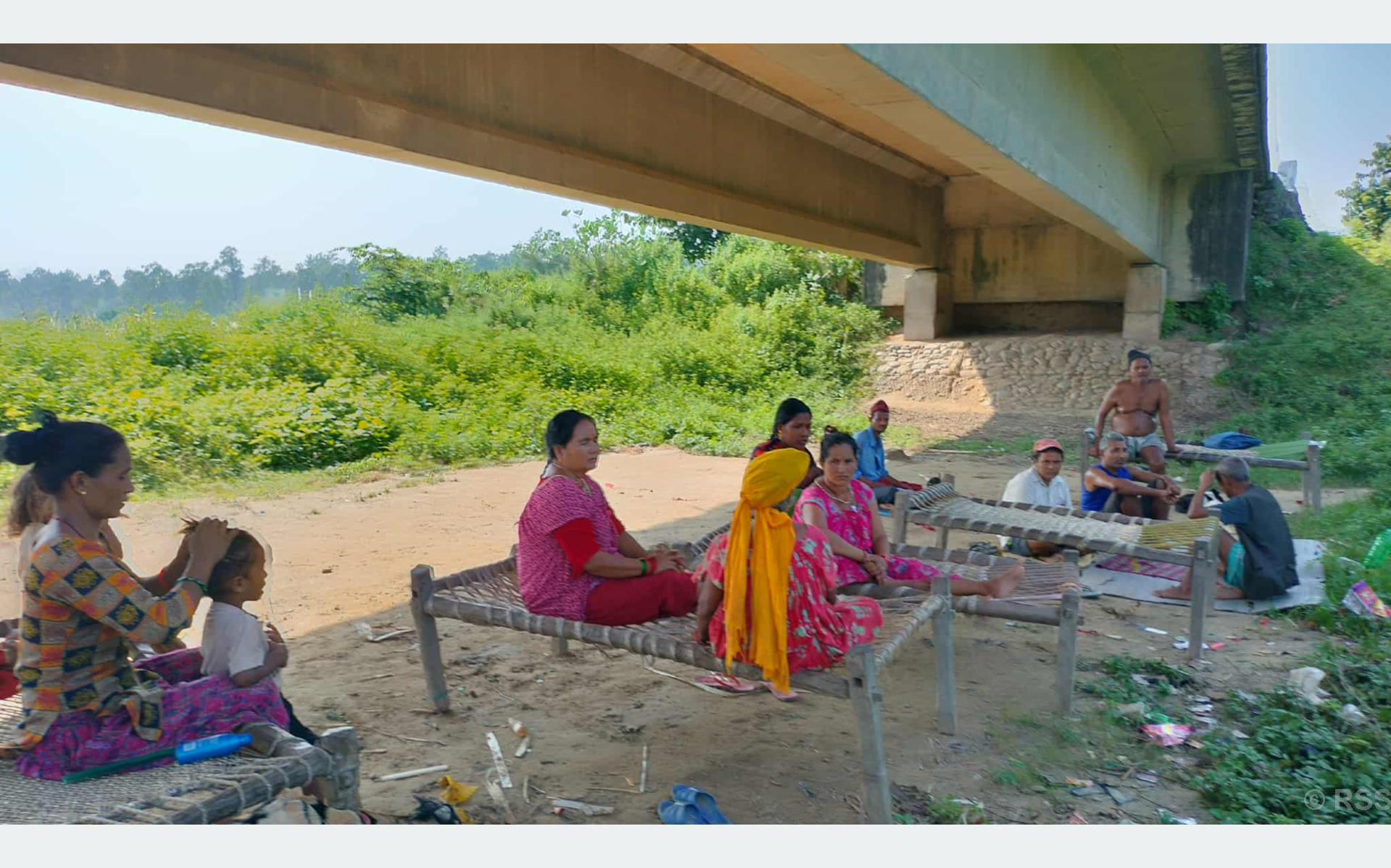 दसैँले छोएन भूमिहीनलाई