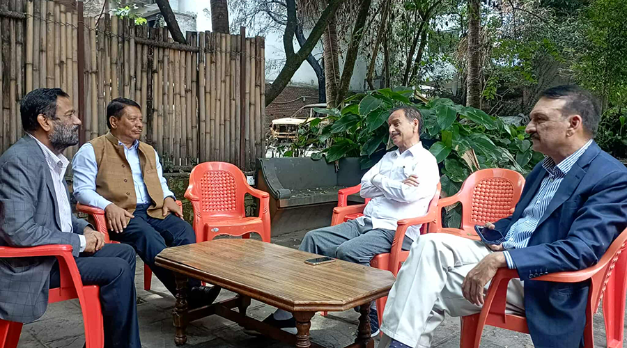 चाक्सीबारीमा कांग्रेसका पूर्वपदाधिकारी बैठक