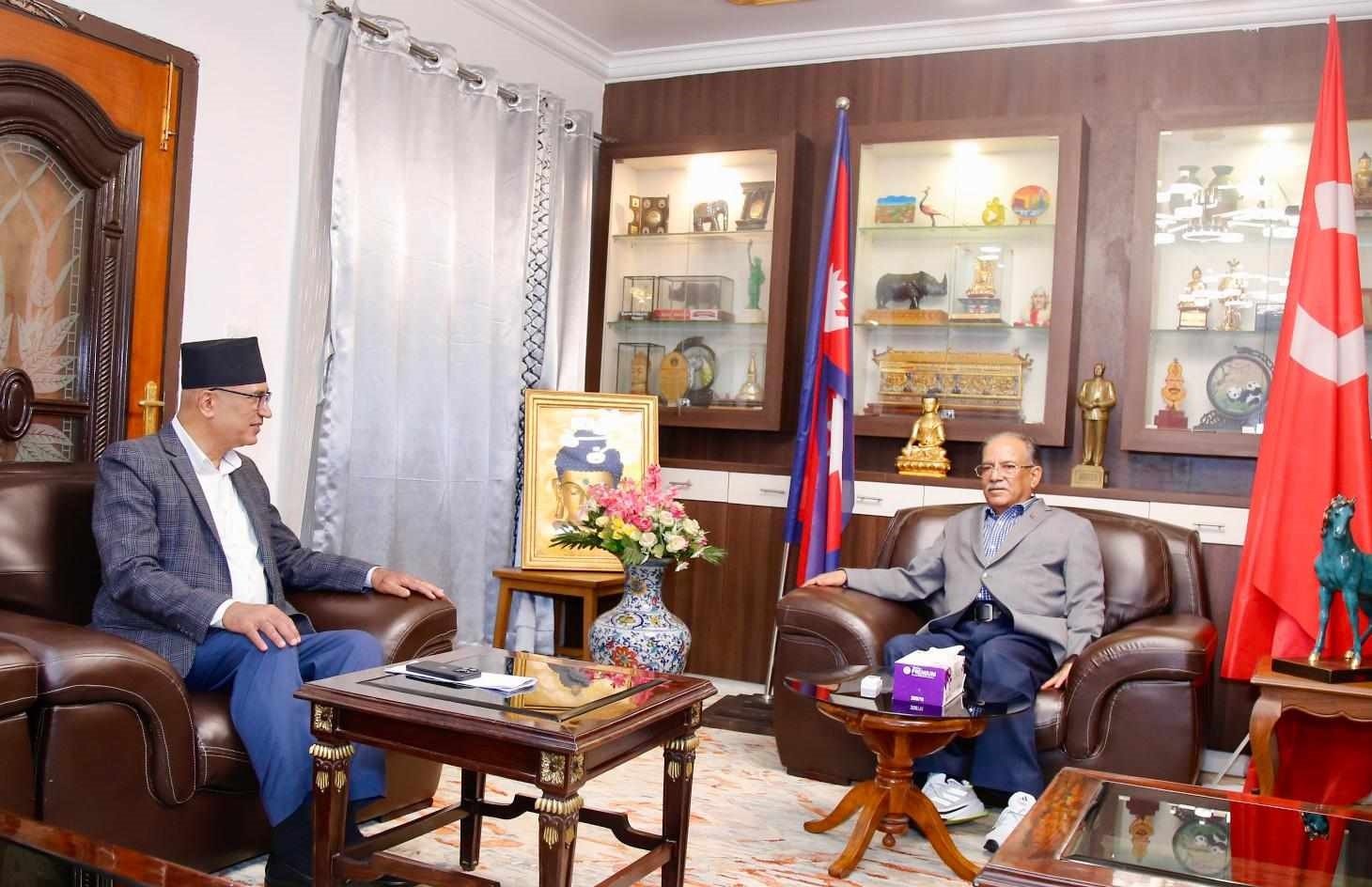 अर्थमन्त्री पौडेलले भेटे प्रचण्ड, आगामी बजेटबारे छलफल
