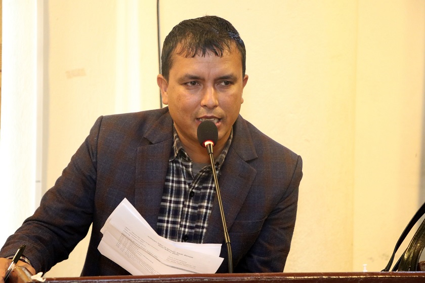 राष्ट्रपतिको उपचार खर्च ब्यहोर्ने सरकारको निर्णयविरुद्ध परेको रिट न्यायाधिश सिन्हाको इजलासमा
