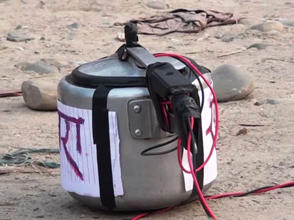 अदालत अगाडि बम विस्फोट