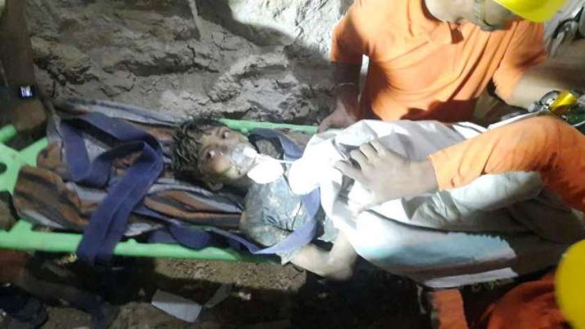 बोरवेलमा फसेका एक बालकलाई १०६ घण्टापछि उद्धार