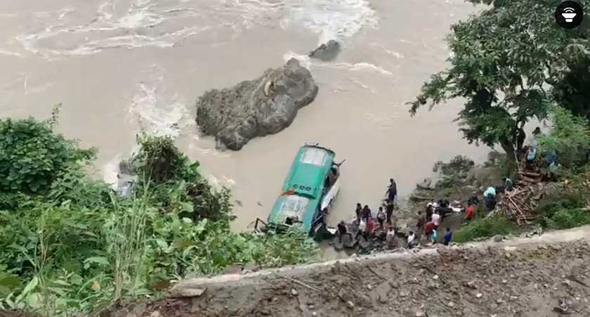 धादिङ बस दुर्घटना : मृतक आठै जनाको सनाखत, चालक पक्राउ