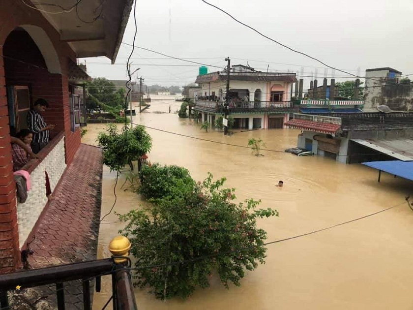 अविरल वर्षापछि आएको बाढीले बगाउँदा रुपन्देहीका एक युवक बेपत्ता