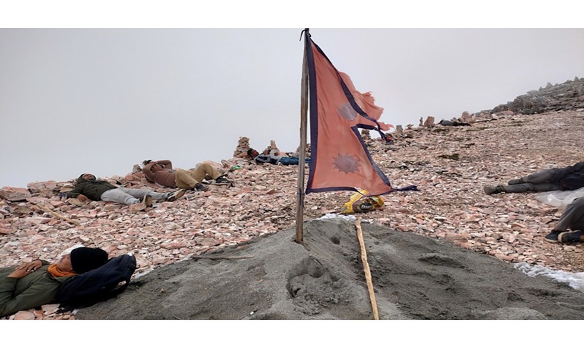 एक रुपैयाँको नोटसँगै हरायो चंखेली हिमालको चर्चा