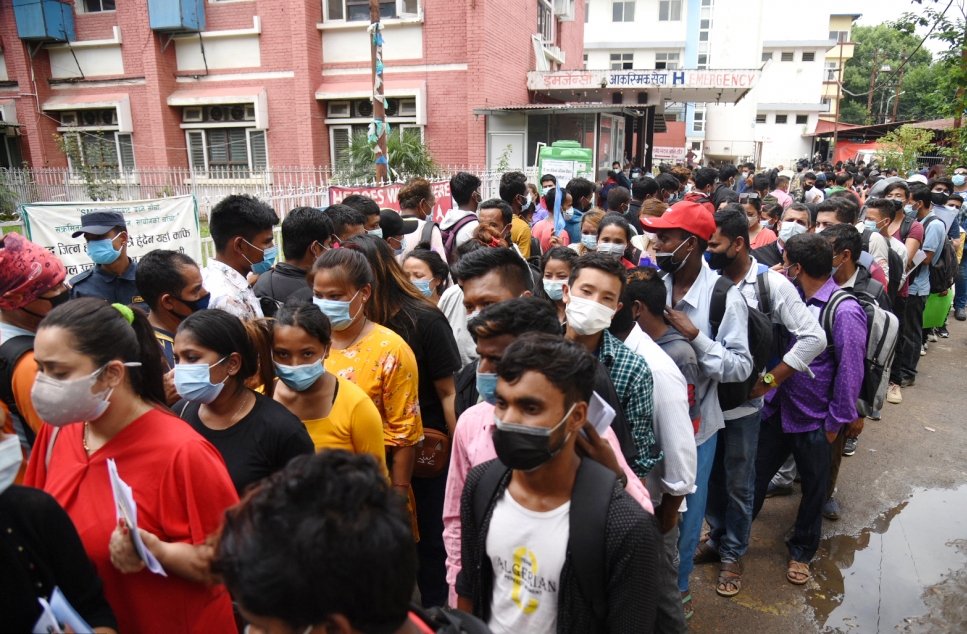 भारतमा एकै दिन थपिए ३ लाख १७ हजार जना कोभिड संक्रमित