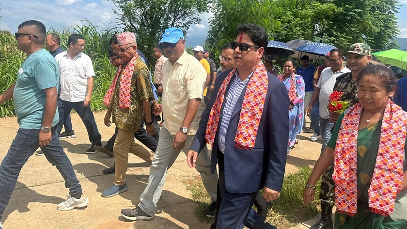 उद्योगमन्त्री भण्डारीले गरे हेटौंडा सिमेन्ट उद्योग र मयुरधाप औद्योगिक क्षेत्रको अवलोकन​