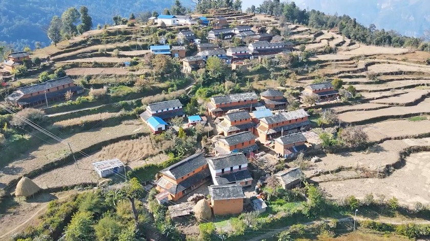 रित्ता घर रुँगेर बसेको आर्थर डाँडाखर्क गाउँ