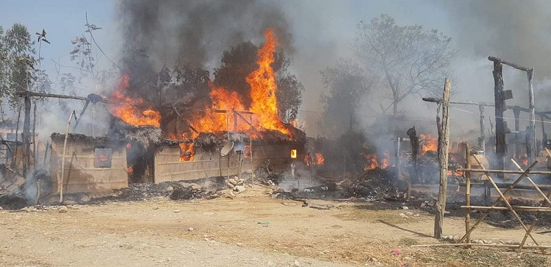 विद्युतको तार सर्ट हुँदा आगलागी, ६ वटा घर जलेर नष्ट