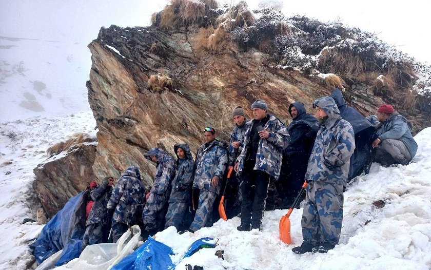 दार्चुला हिमपहिरोमा परेका दुई जना अझै बेपत्ता, खोजी कार्य जारी