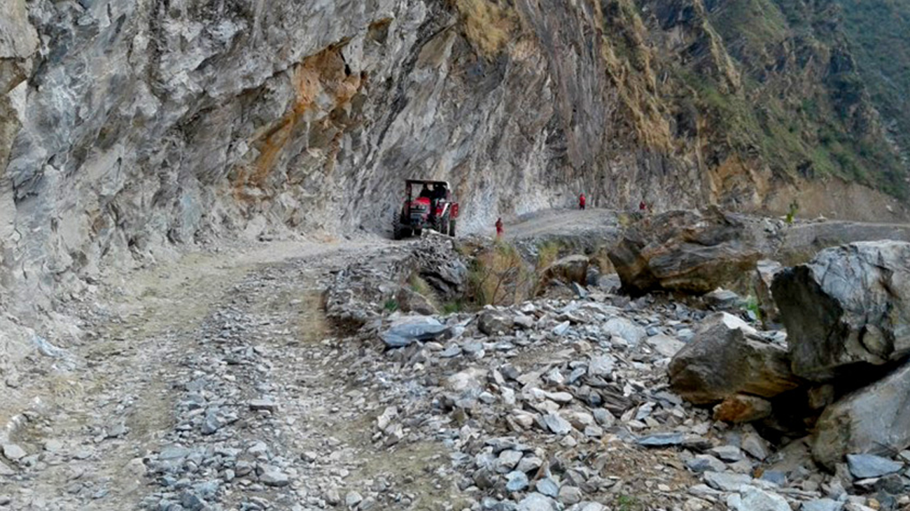 दार्चुलामा भारततर्फ सडक बनाउँदा नेपालमा क्षति