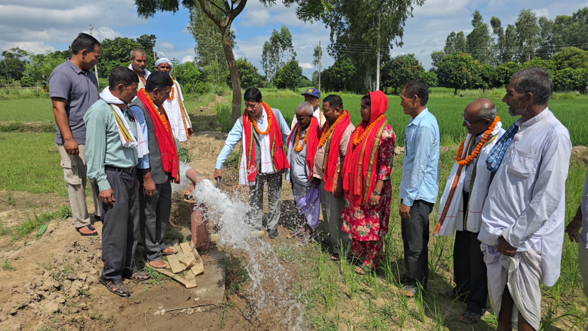 सिरहामा सत्तरी लाख खर्चेर ‘डिप बोरिङ’