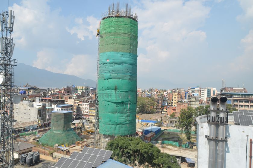 निर्माण पूरा नहुँदै धरहरा उद्घाटनको तयारी गर्दै प्रधानमन्त्री ओली