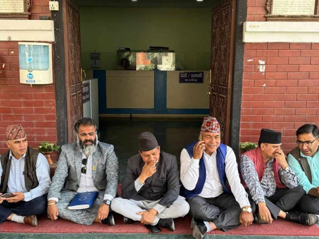 उपत्यका विकास प्राधिकरणमा बुढानीलकण्ठका जनप्रतिनिधिको विरोध प्रदर्शन तथा धर्ना
