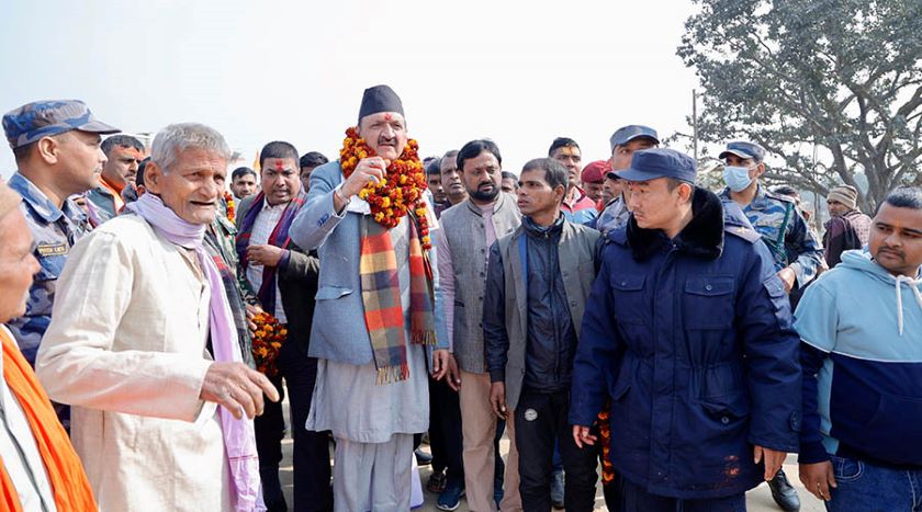 जनतालाई सुविधा दिने र राजस्व बढाउने सरकारको लक्ष्य : अर्थमन्त्री महत