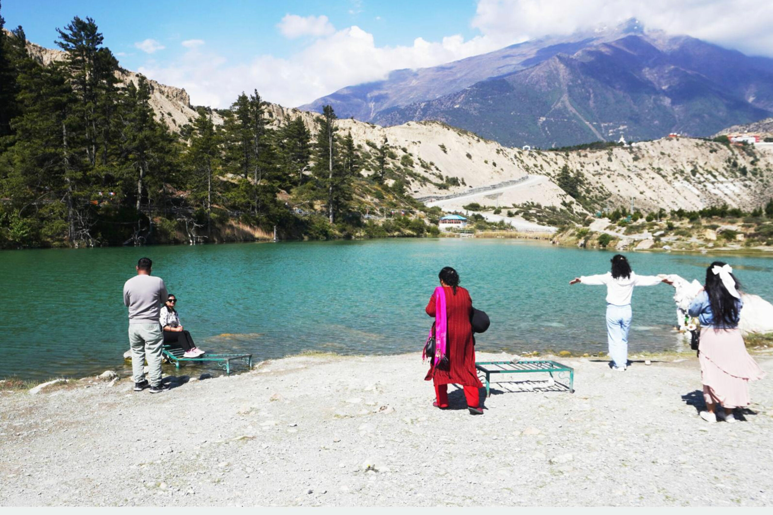पर्यटक लोभ्याउने मुस्ताङको ‘ढुम्बाताल’
